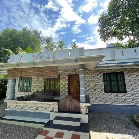 Nisara Homestay Варкала Экстерьер фото